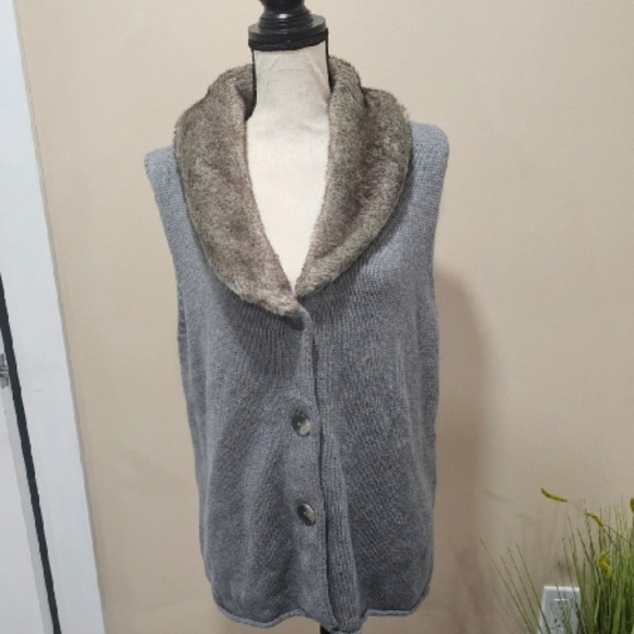 J JILL gray cotton blend  Sweater Vest with Faux Fur Collar - Picture 6 of 9